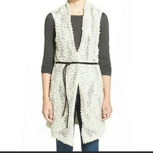 Nic + Zoe sleeveless ivory sweater vest with belt